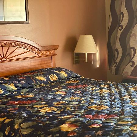 Payless Inn Kingfisher Kültér fotó